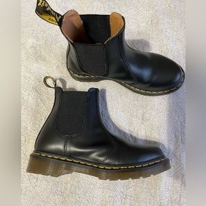 Dr Marten 2976 Chelsea Boot size 7